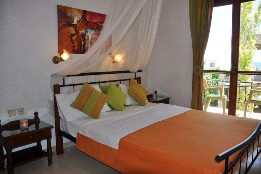 Artemis Rooms Agia Marina  Exterior foto