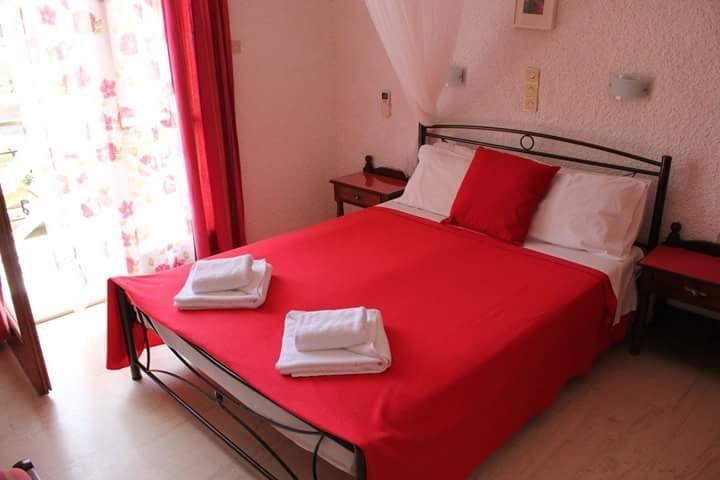 Artemis Rooms Agia Marina  Exterior foto